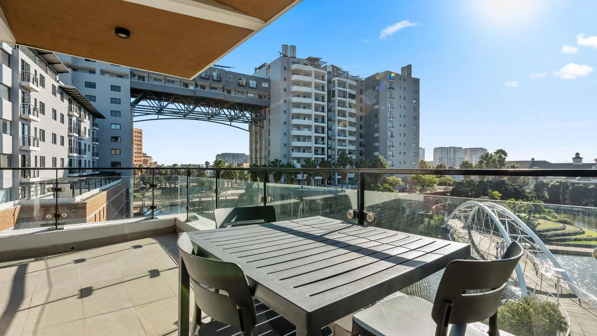 Waters Edge Luxury Apartment Century City Cape Town Güney Afrika