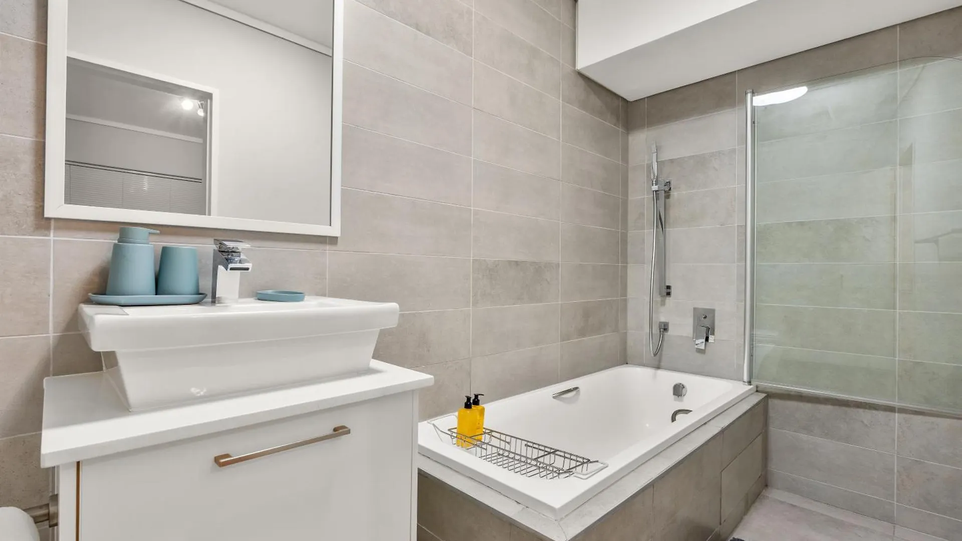 Waters Edge Luxury Apartment Century City Cape Town