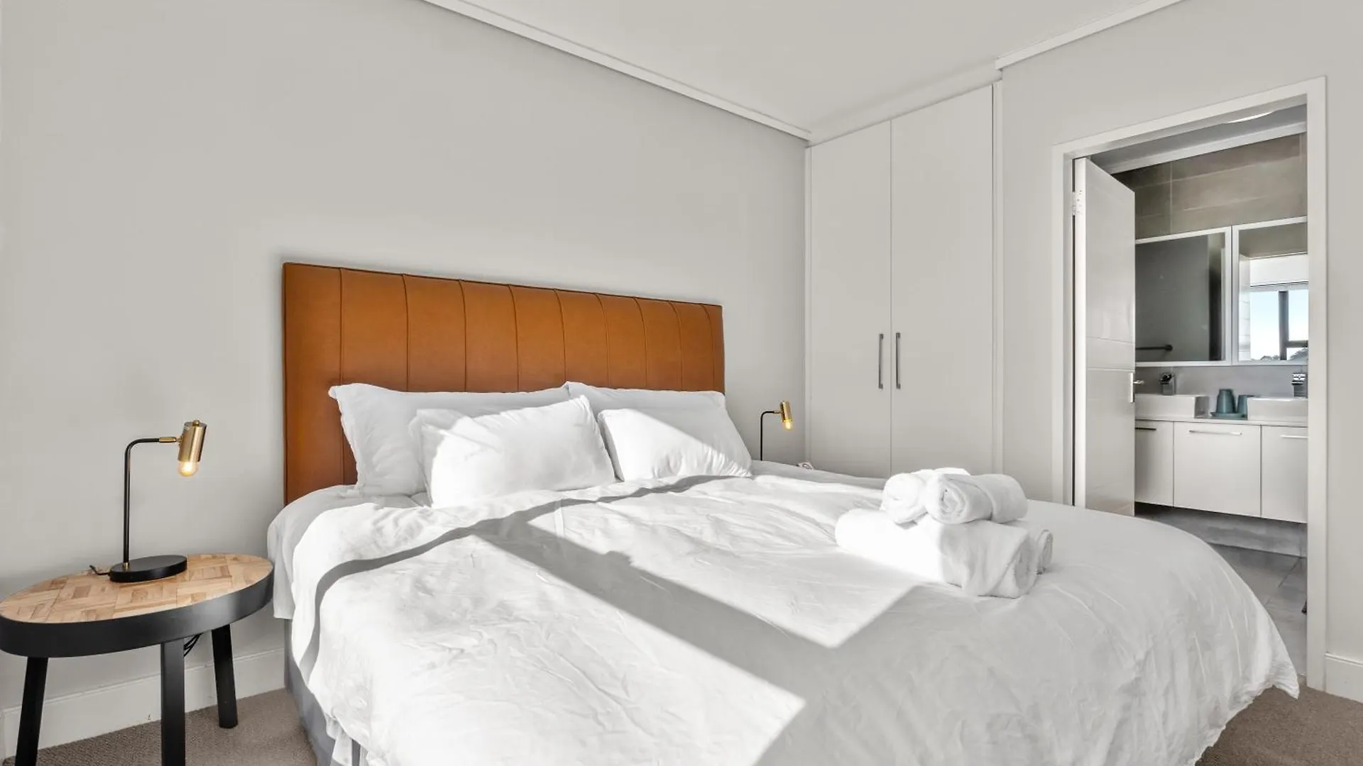 Waters Edge Luxury Apartment Century City Cape Town